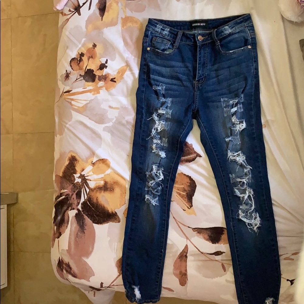 ripped skinny jeans